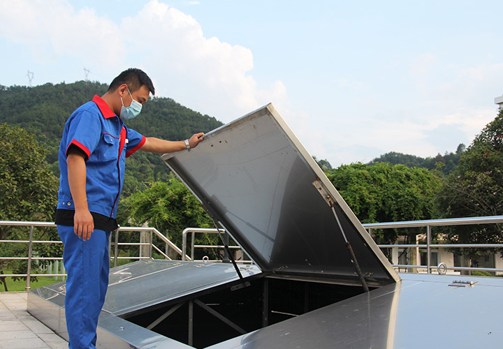 “三敢三比”——-污水處理工：樸實(shí)無華的守護(hù)者