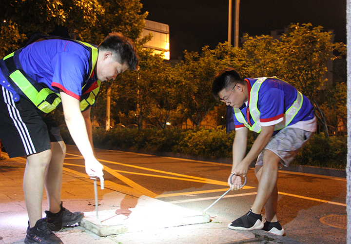 “三敢三比”——檢漏工：用腳步丈量城市的寬度 用耳朵聆聽城市的“