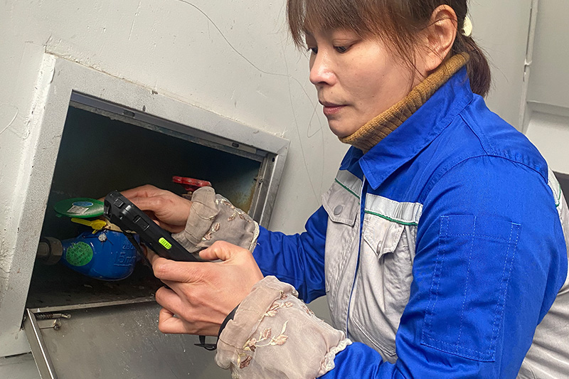 先進(jìn)集體與個(gè)人系列報(bào)道--尤麗芳