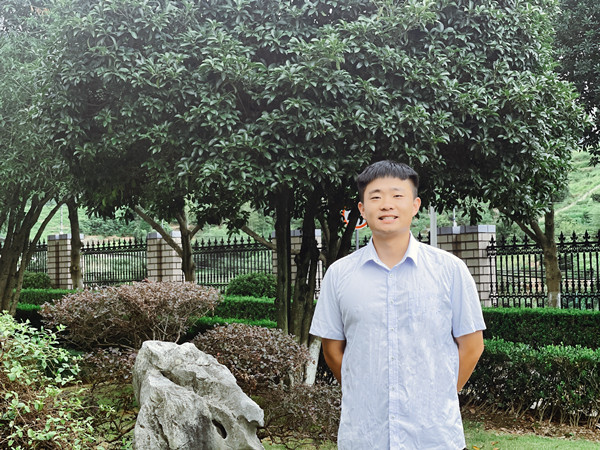 先進(jìn)集體與個(gè)人系列報(bào)道--鄭都