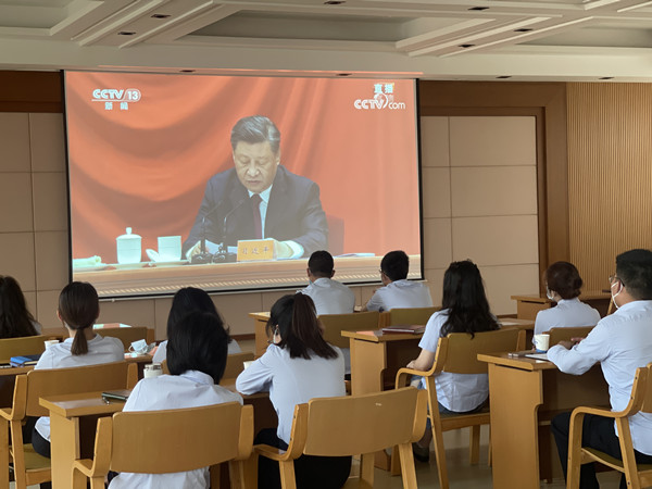 有責(zé)任有擔(dān)當(dāng)  青春才會(huì)閃光