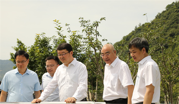 中國水務(wù)投資有限公司黨委書記、副董事長薛志勇一行赴公司調(diào)研指導(dǎo)工作